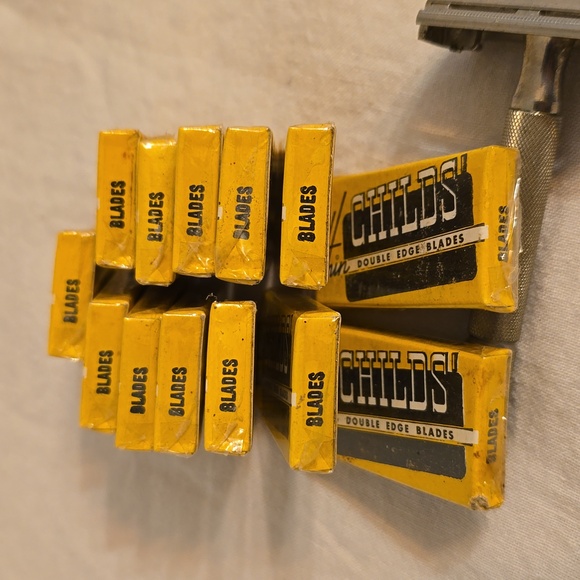 Vintage Razor and 13 Child's Blade packs - Picture 13 of 16
